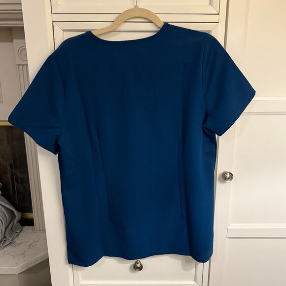 FIGS Deep Reef Limited Color - Catrina One-Pocket Scrub Top MEDIUM - Picture 2 of 3